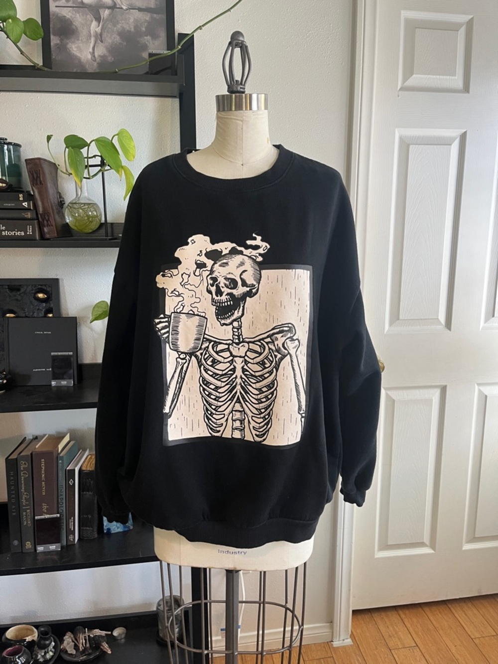 Black Crewneck Sweatshirt Skeleton Coffee Graphic Size L unisex
